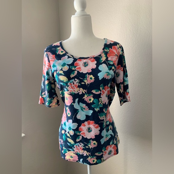 Time and Tru Tops - Floral Print Top with Short Sleeves